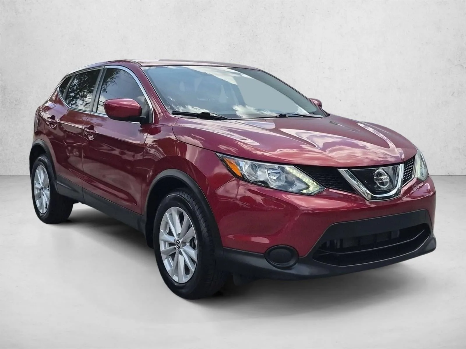 2019 Nissan Rogue Sport FWD S photo 3