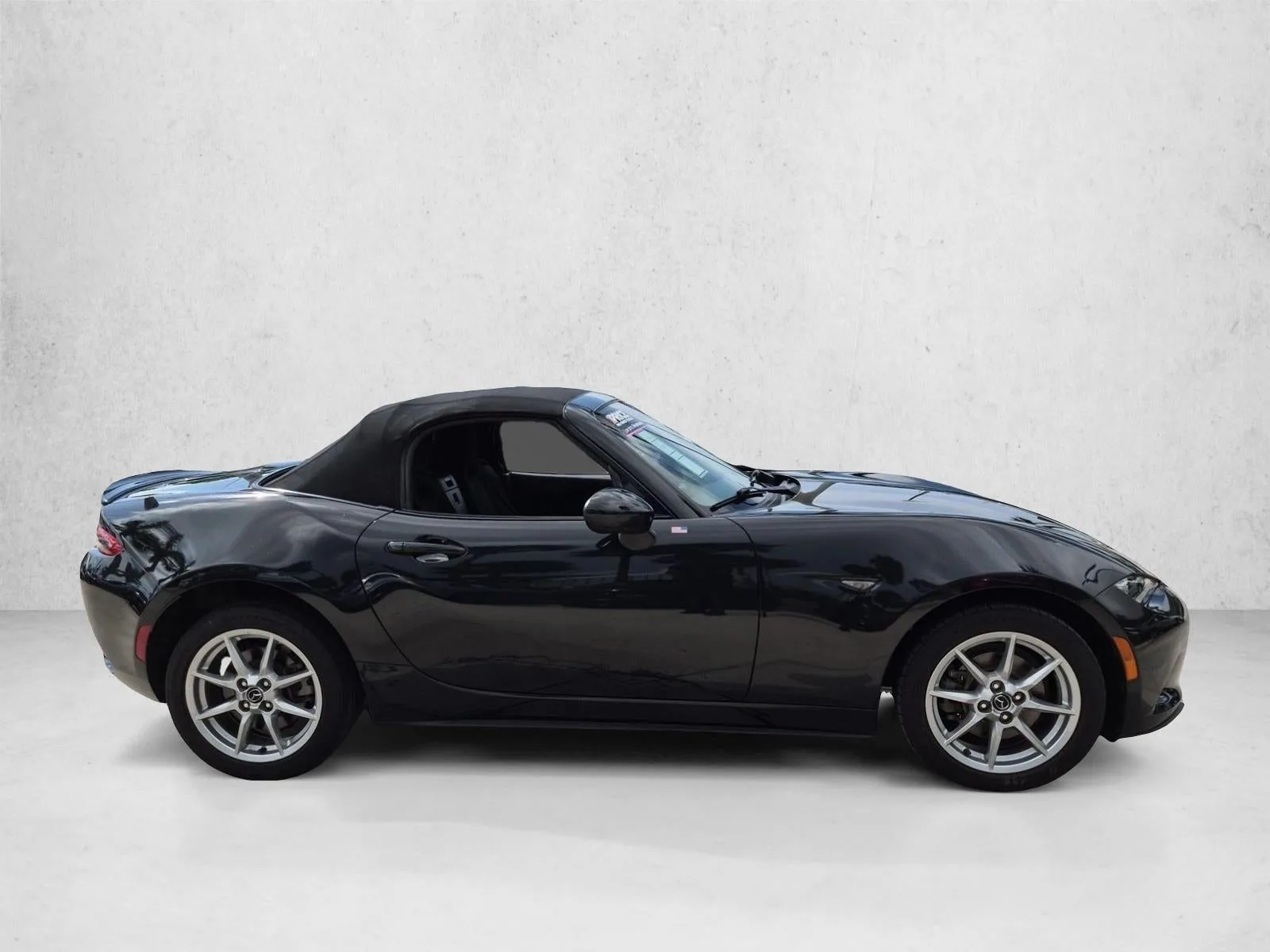 2016 Mazda MX-5 Miata 2dr Conv Auto Sport photo 4