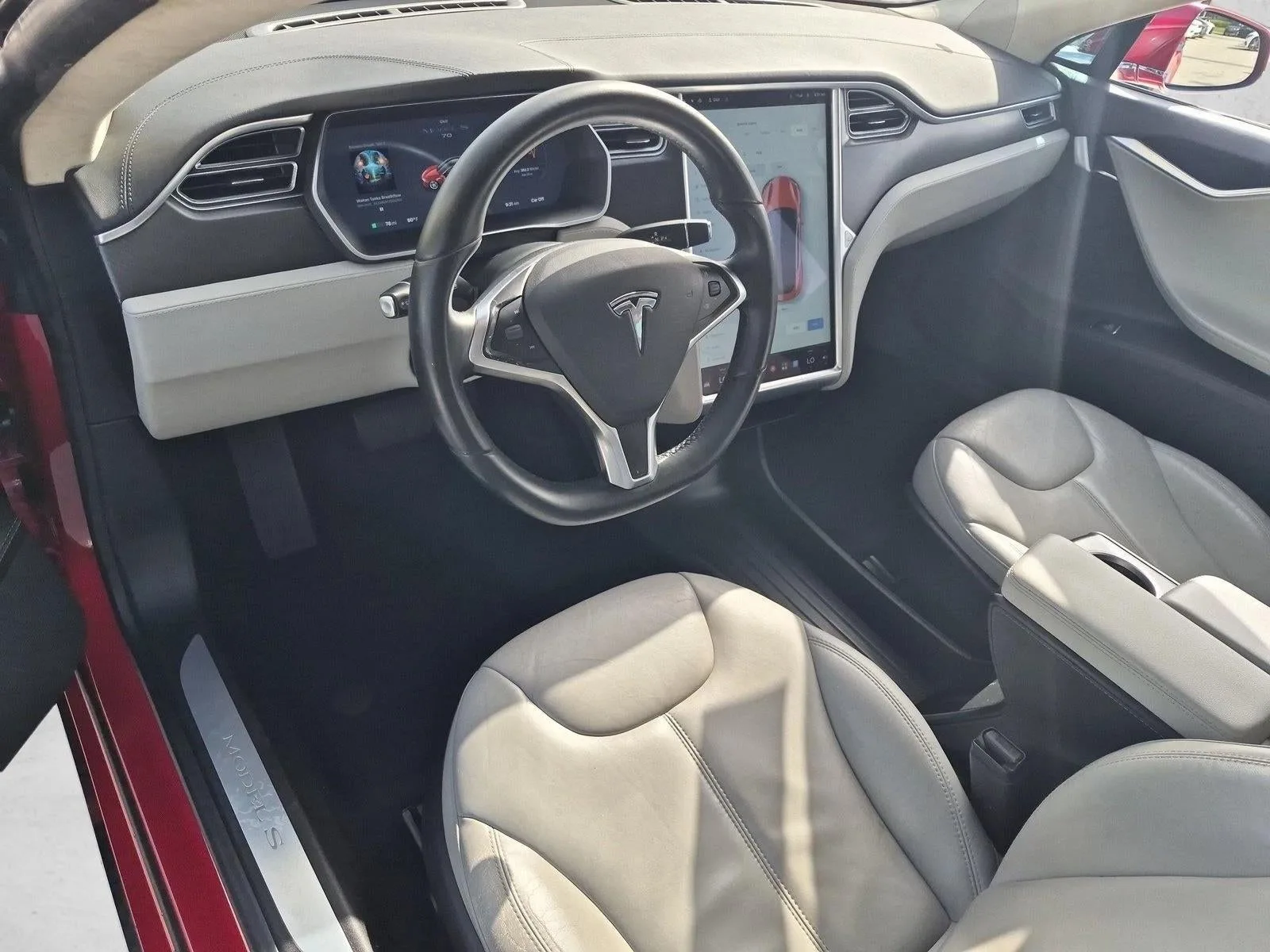 2016 Tesla Model S 4dr Sdn RWD 70 kWh Battery photo 10