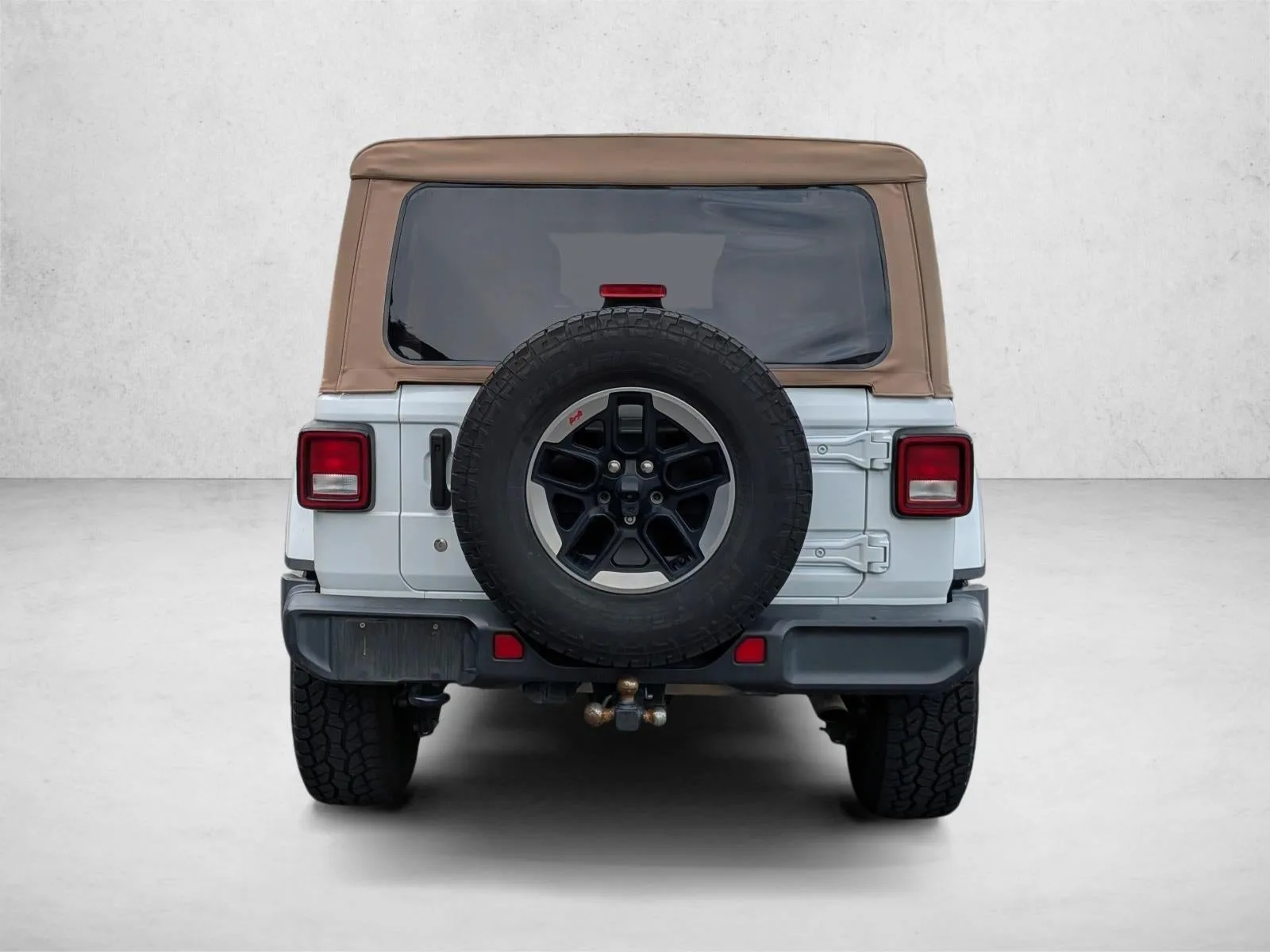 2018 Jeep Wrangler Unlimited Sahara 4x4 photo 7