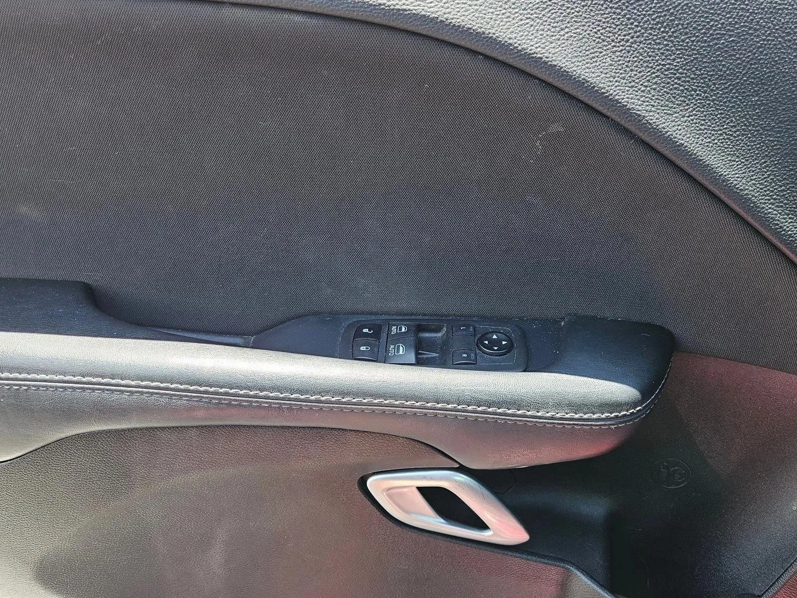 2020 Dodge Challenger SXT RWD photo 6