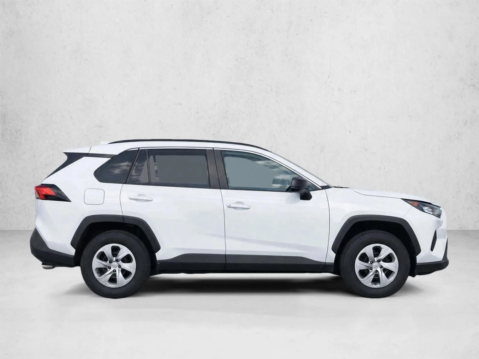 2020 Toyota RAV4 LE FWD (GS) photo 8
