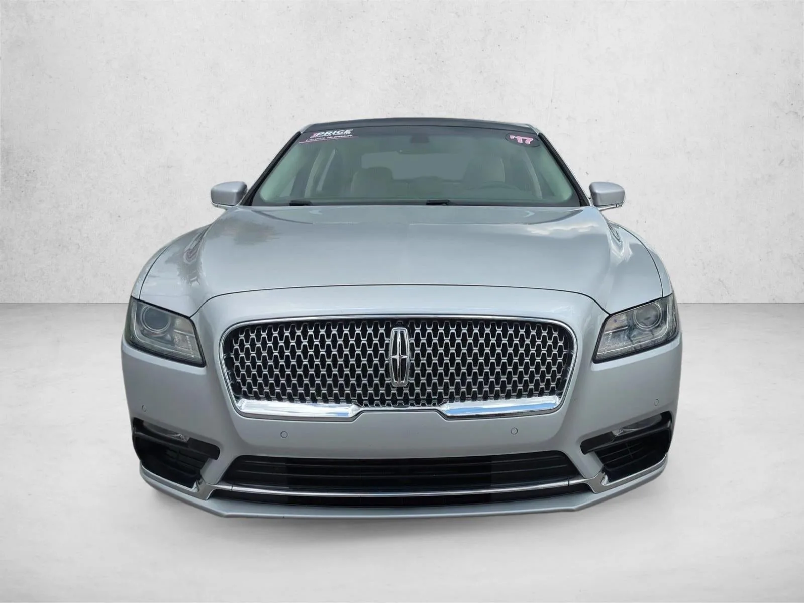 2017 Lincoln Continental Reserve FWD photo 2