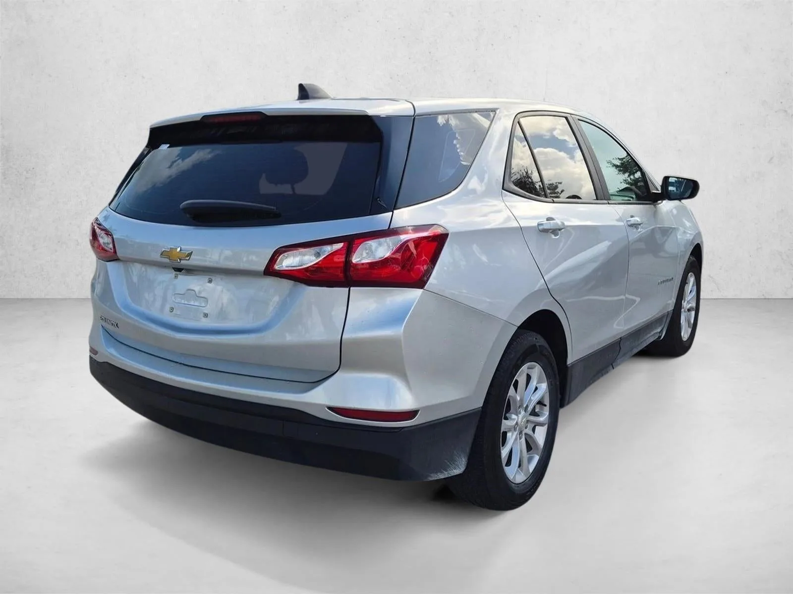 2021 Chevrolet Equinox FWD LS photo 4