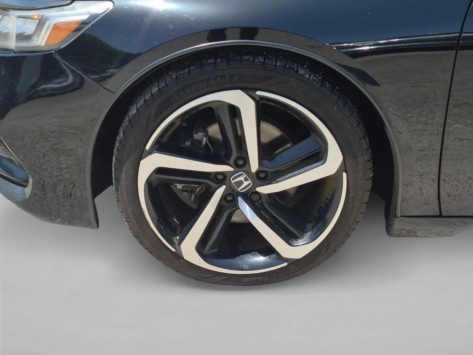 2018 Honda Accord Sport 2.0T photo 6