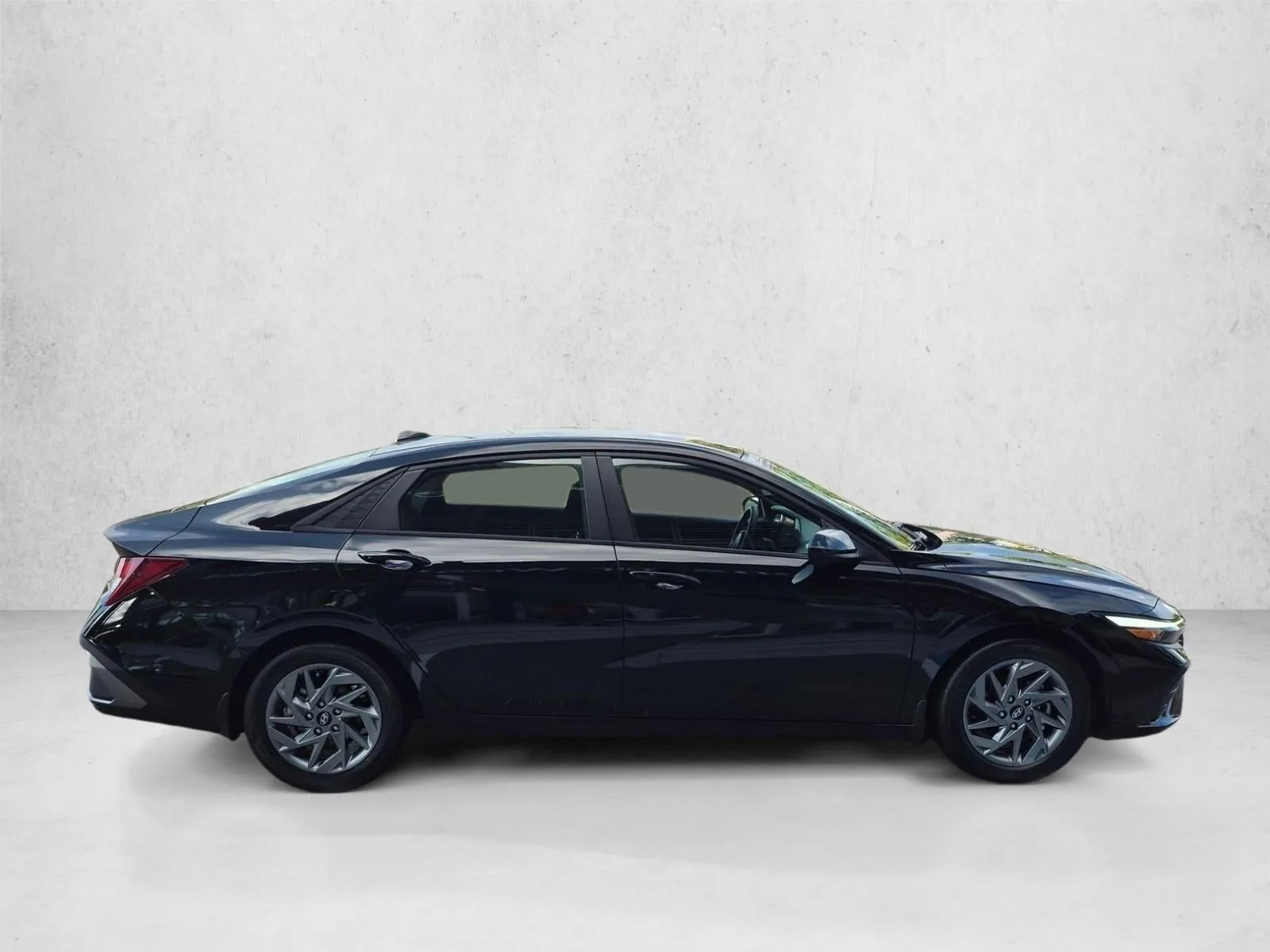 2024 Hyundai ELANTRA SEL IVT photo 4