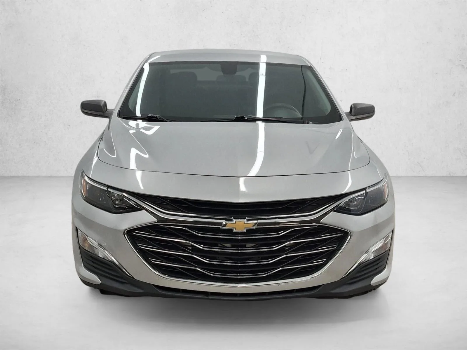 2021 Chevrolet Malibu LS photo 2
