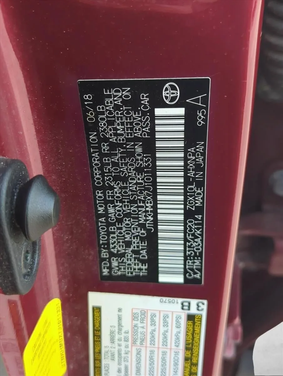 2018 Toyota C-HR XLE FWD (Natl) photo 2