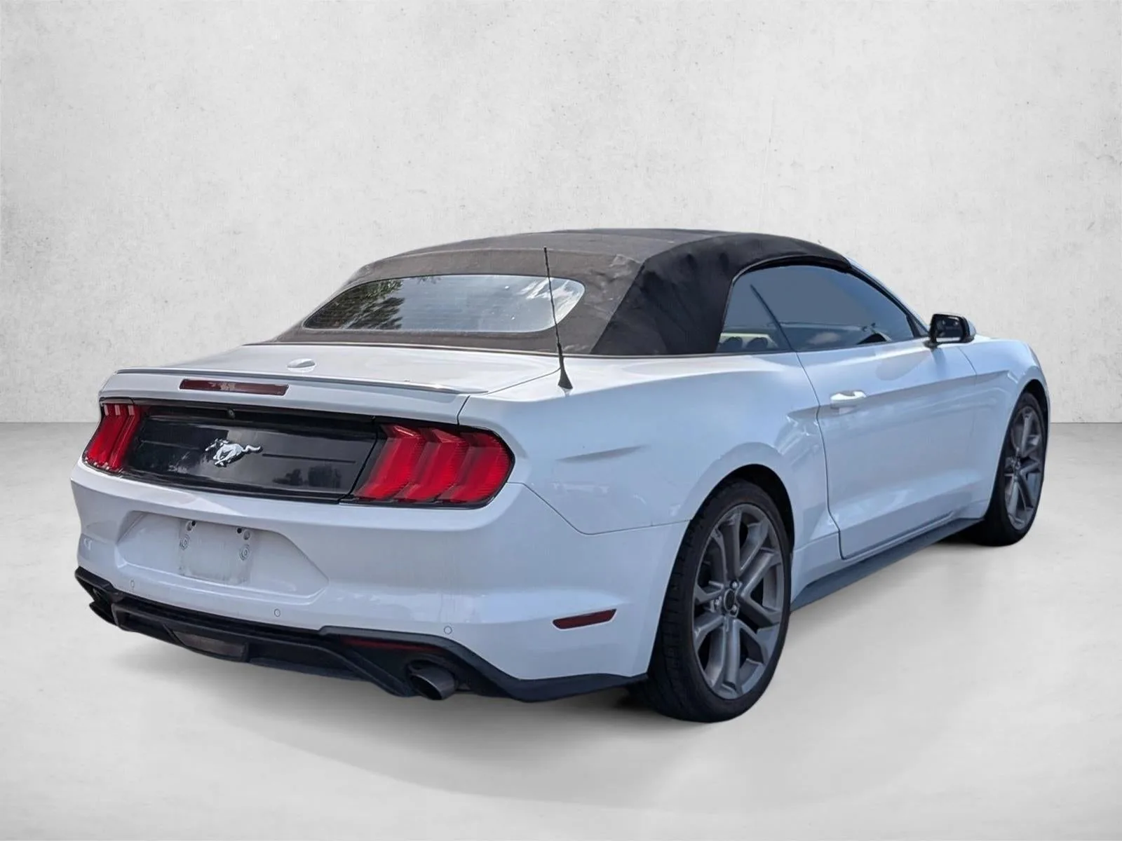 2018 Ford Mustang EcoBoost Premium Convertible photo 6