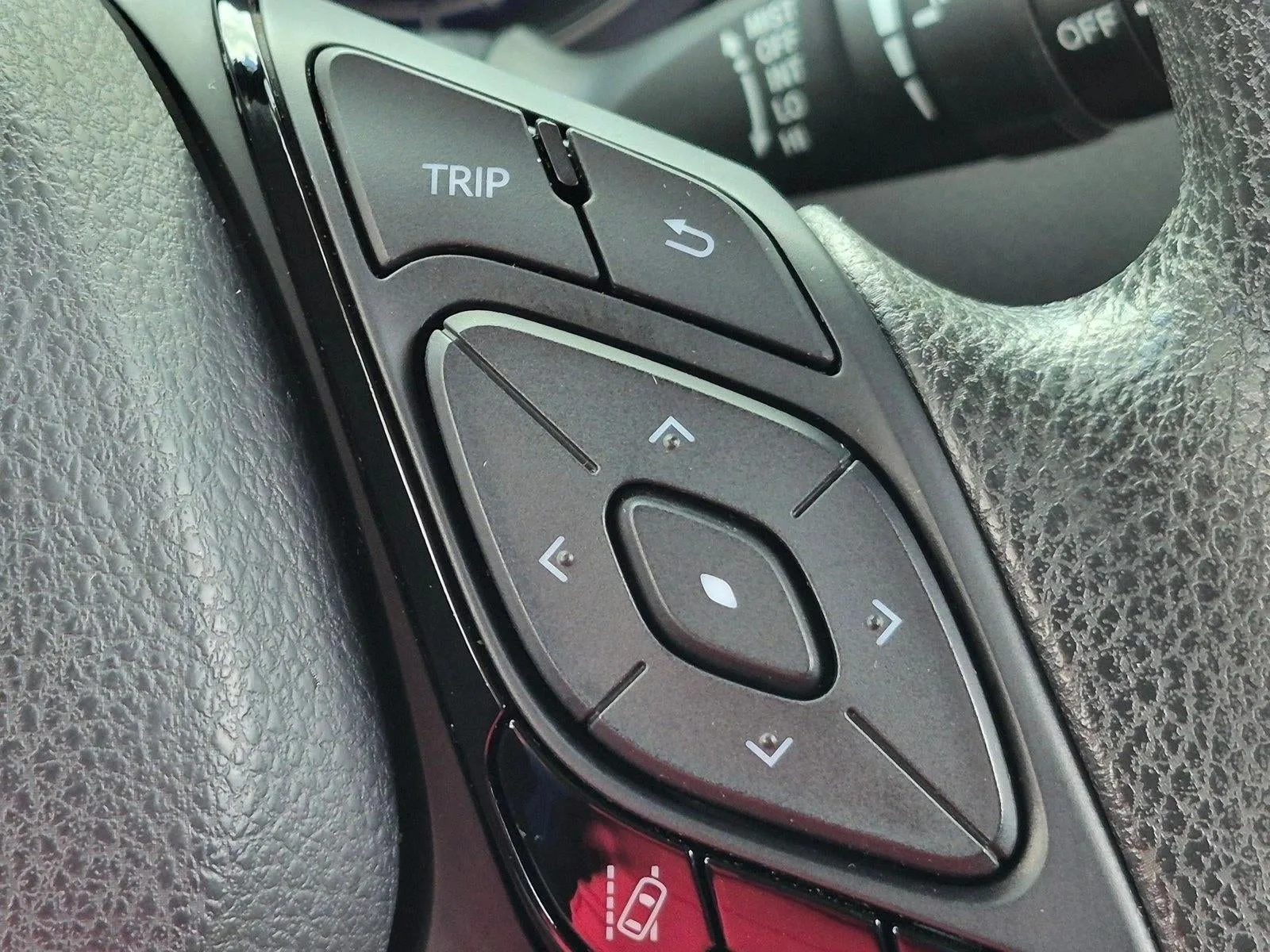 2020 Toyota C-HR LE FWD (Natl) photo 11