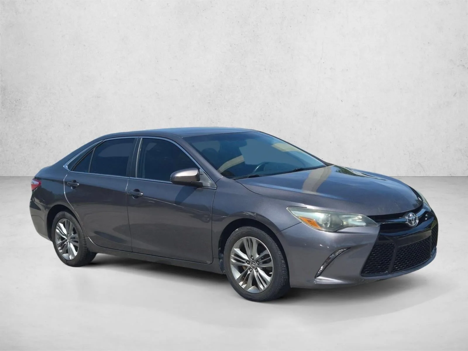 2015 Toyota Camry 4dr Sdn I4 Auto SE (SE) photo 3