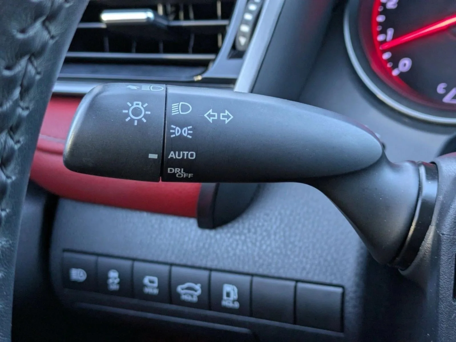 2021 Toyota Camry XSE Auto (Natl) photo 7