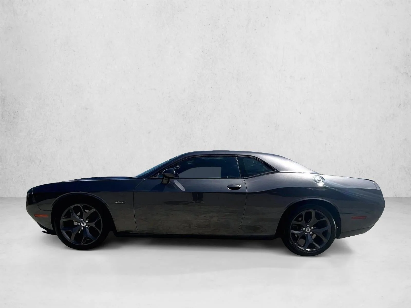 2015 Dodge Challenger R/T photo 6