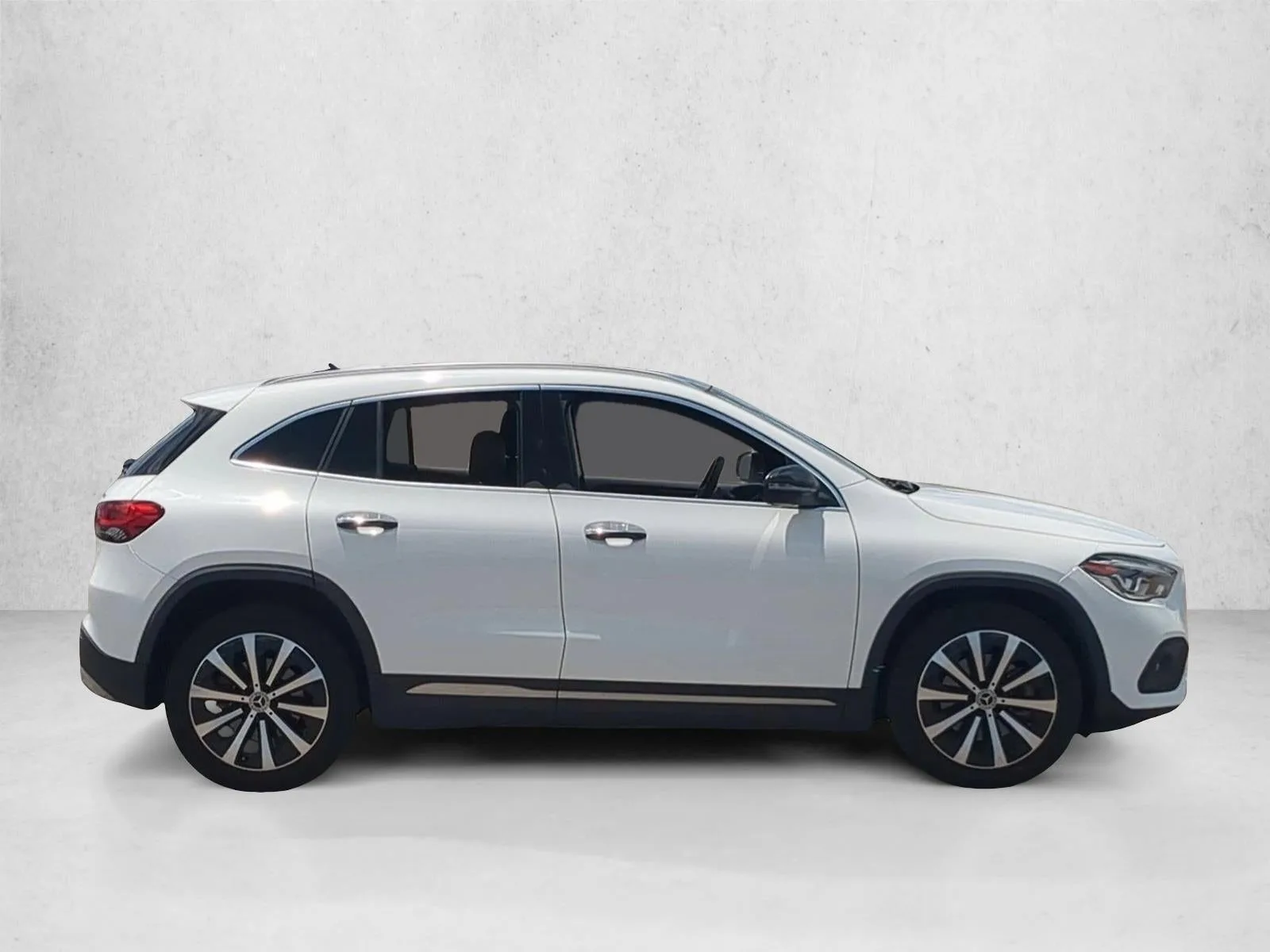 2022 Mercedes-Benz GLA 250 4MATIC® photo 4