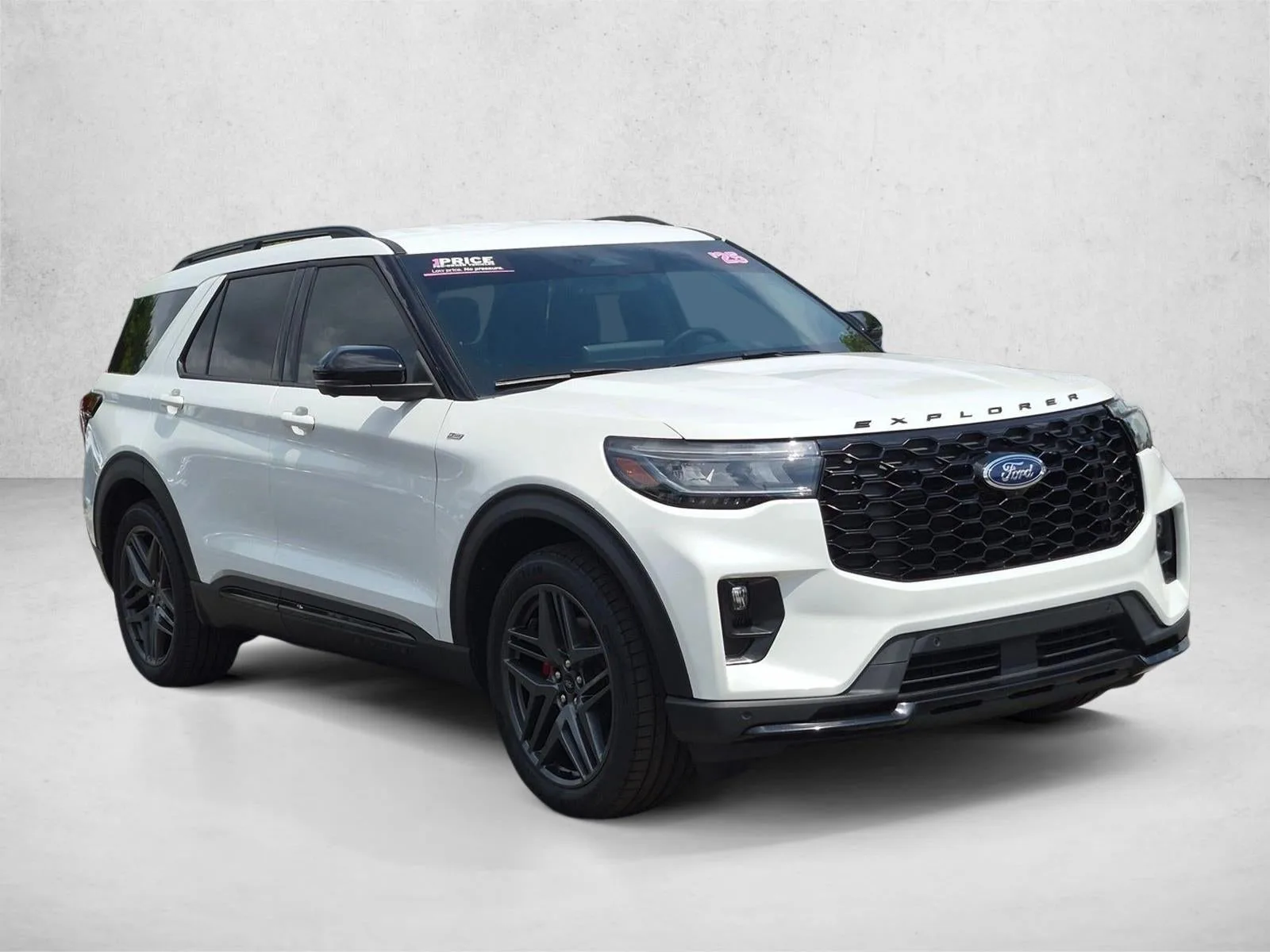 2025 Ford Explorer ST-Line photo 3