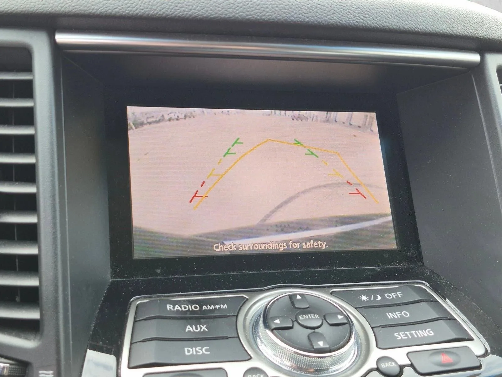 2017 INFINITI QX70 RWD photo 9