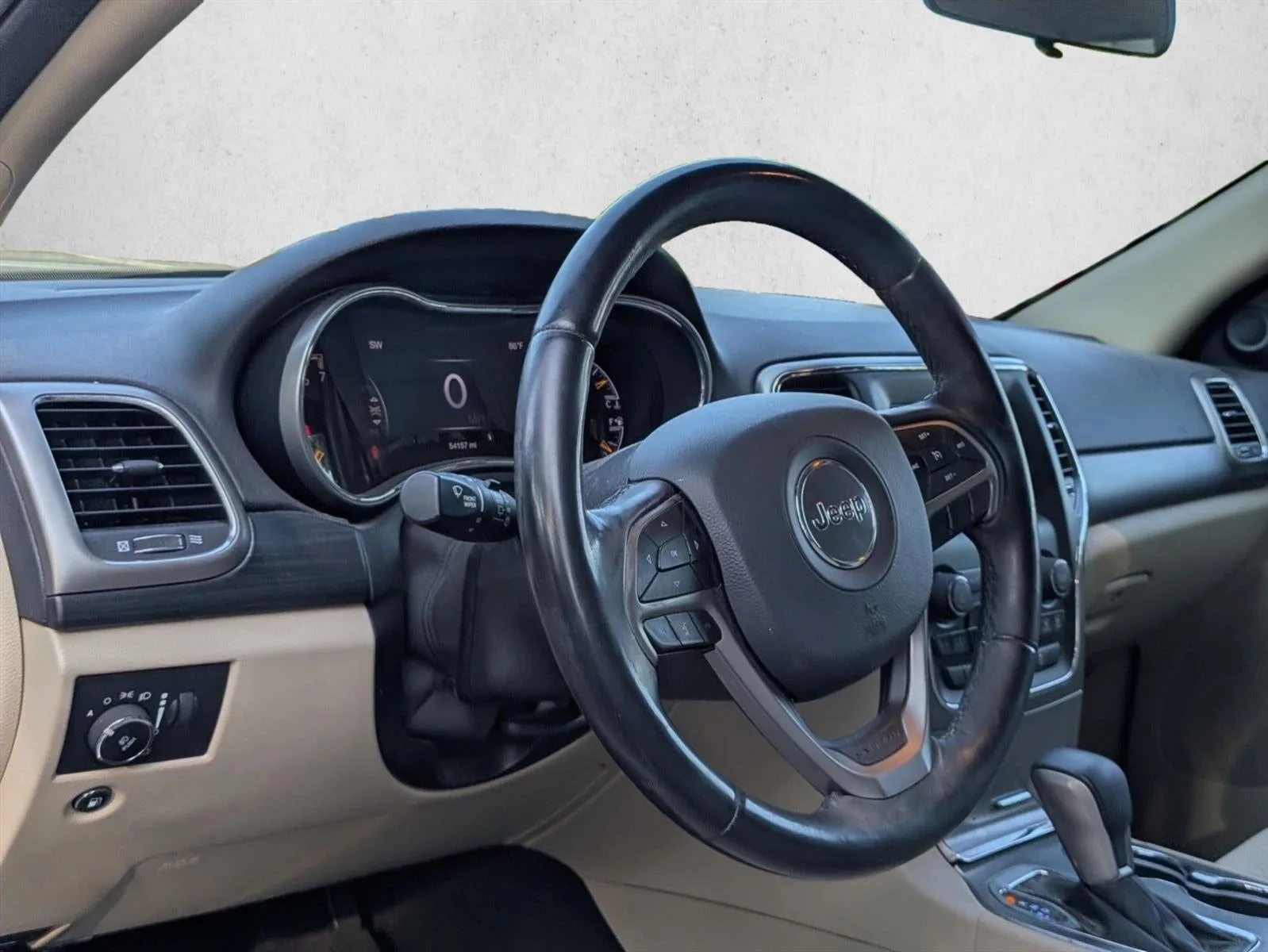 2019 Jeep Grand Cherokee Laredo E 4x2 photo 5