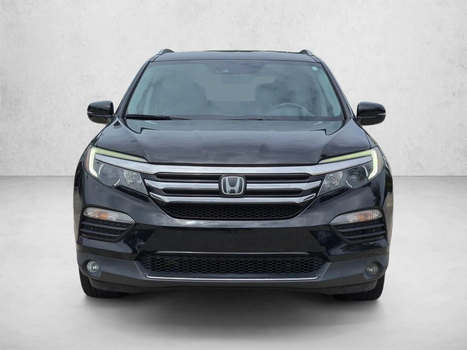 2017 Honda Pilot Elite AWD photo 2