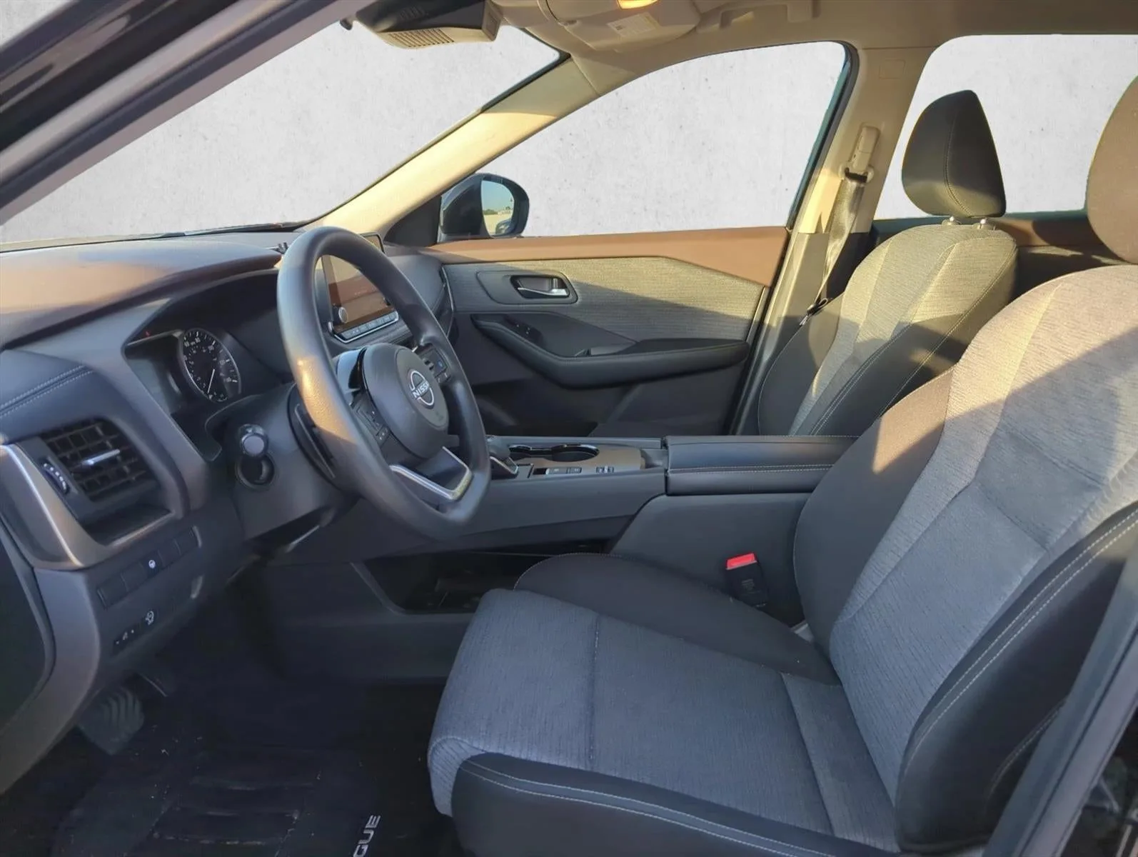 2023 Nissan Rogue FWD SV photo 12