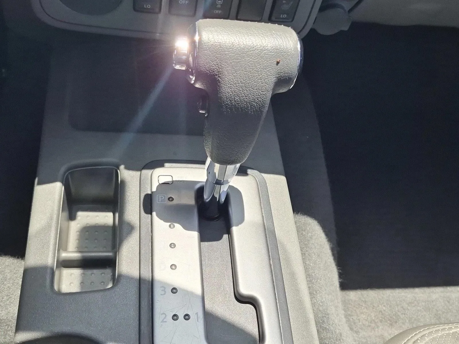2019 Nissan Frontier Crew Cab 4x2 SL Auto *Ltd Avail* photo 12