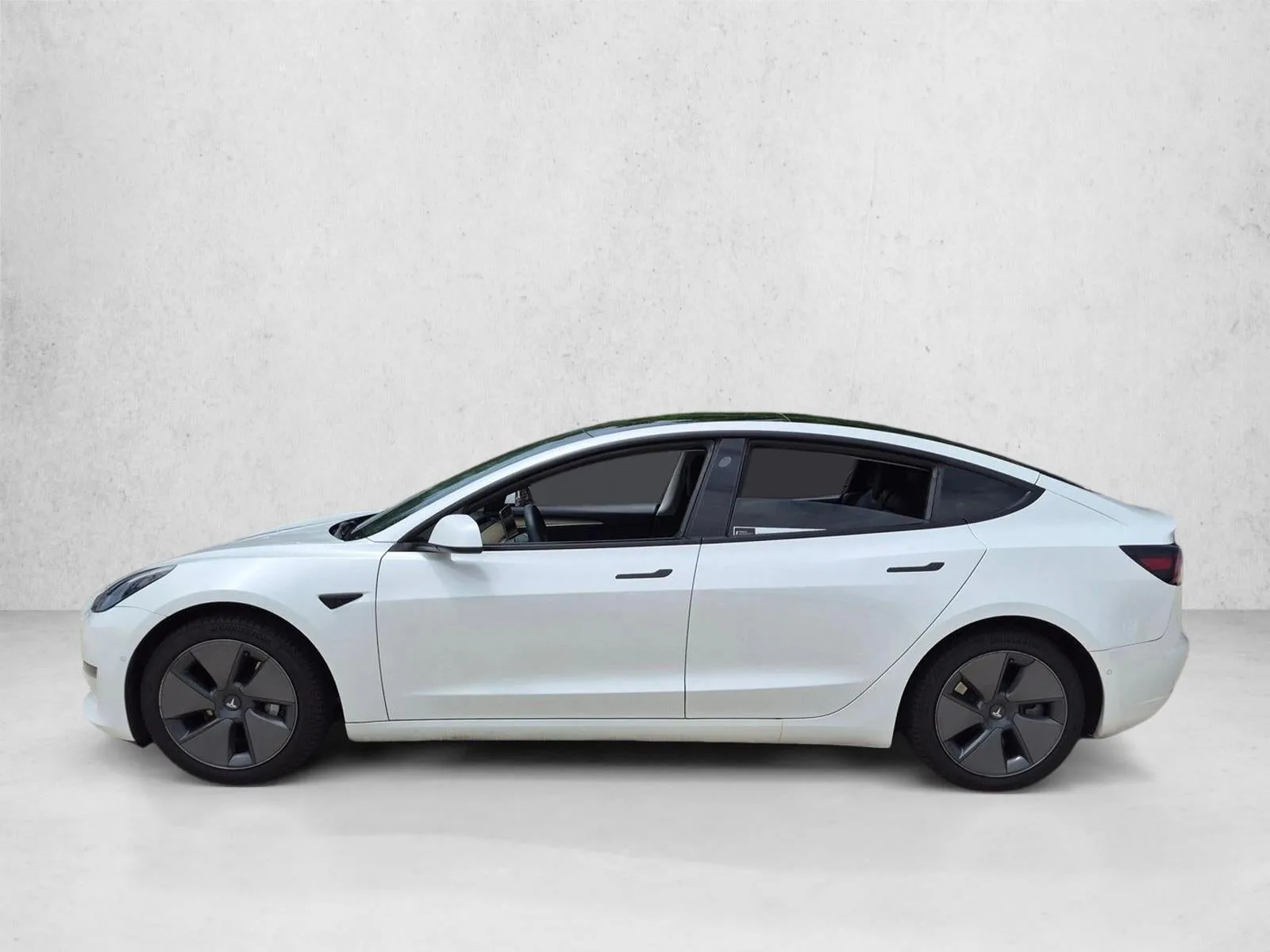 2021 Tesla Model 3 Standard Range Plus RWD photo 8