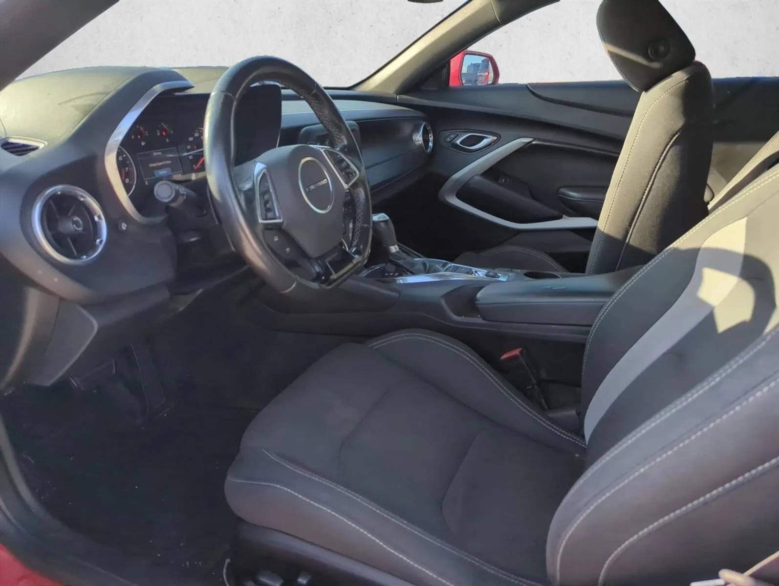 2019 Chevrolet Camaro 2dr Coupe 1LT photo 10