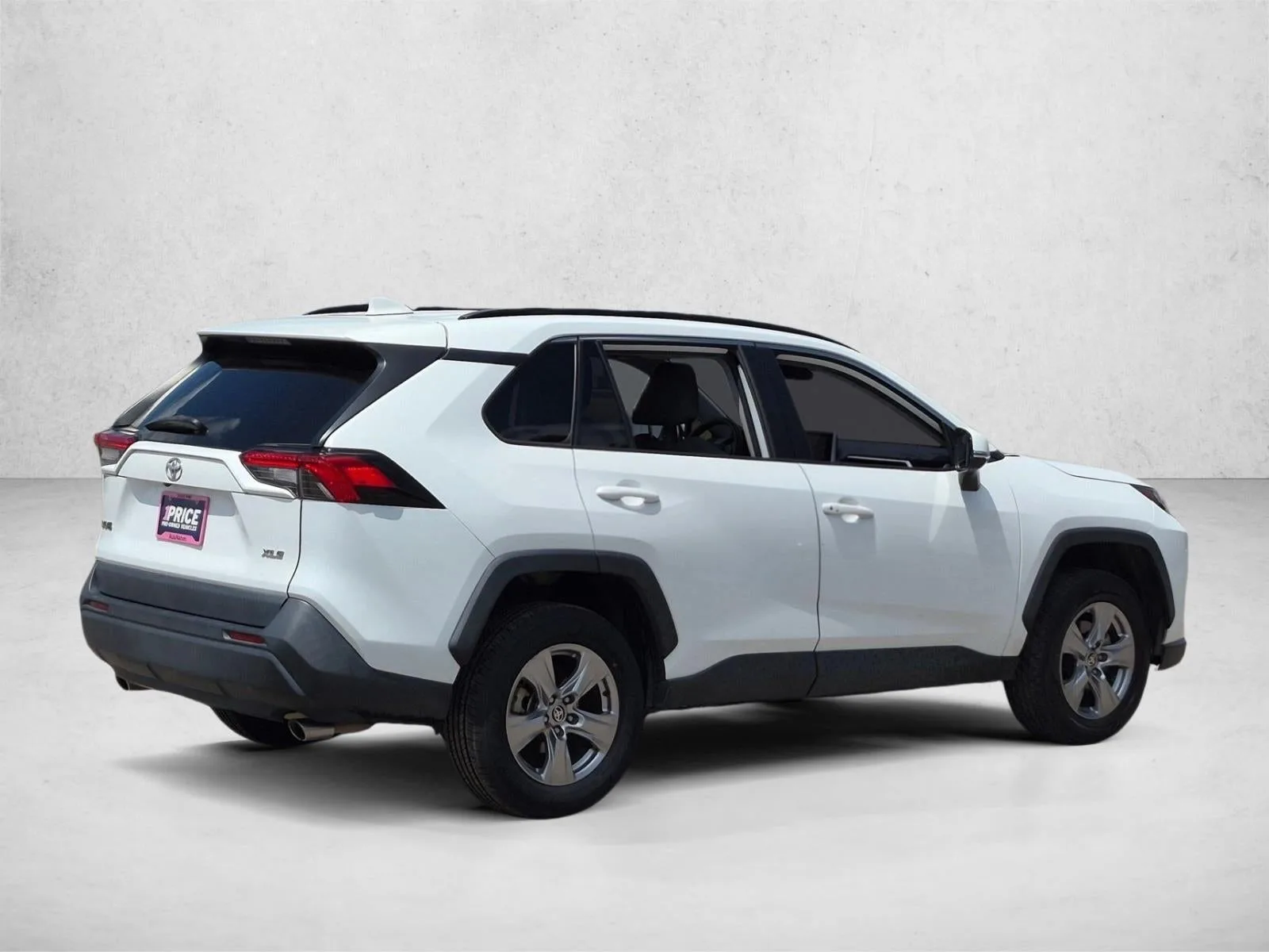 2023 Toyota RAV4 XLE photo 5