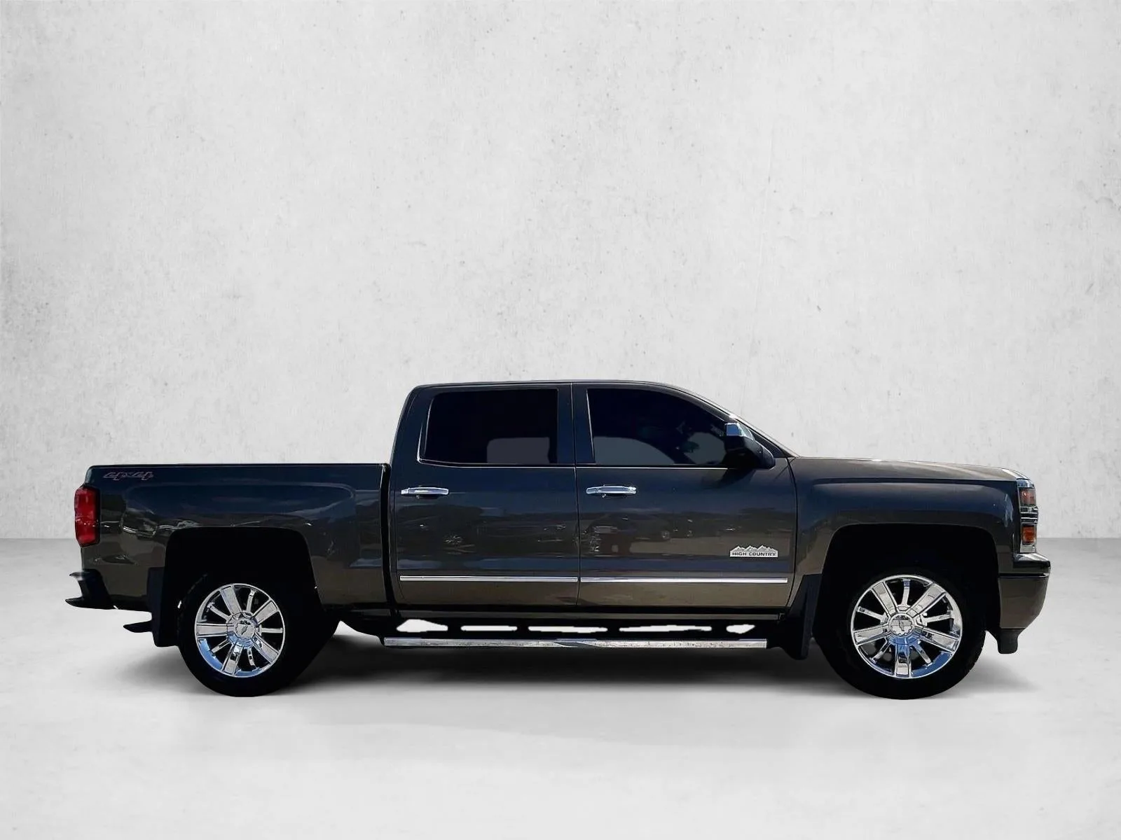 2014 Chevrolet Silverado 1500 High Country photo 3