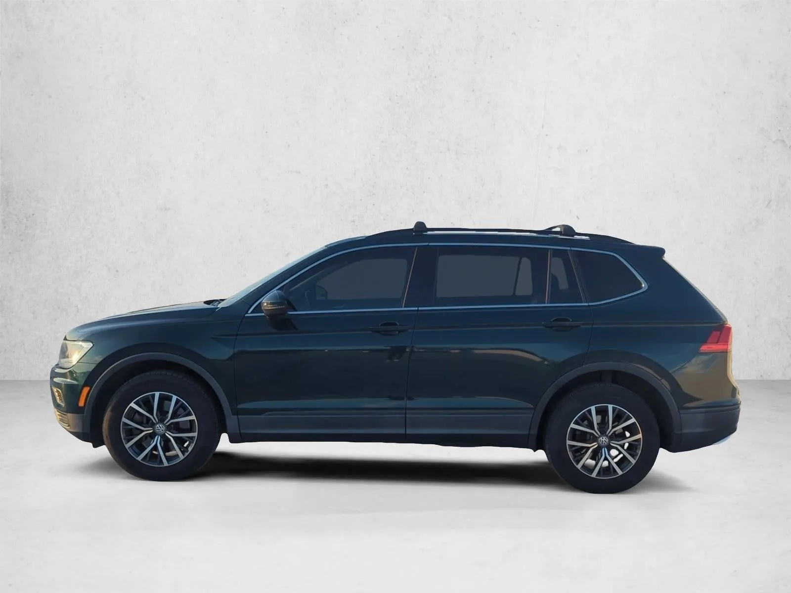2019 Volkswagen Tiguan 2.0T SE FWD photo 5