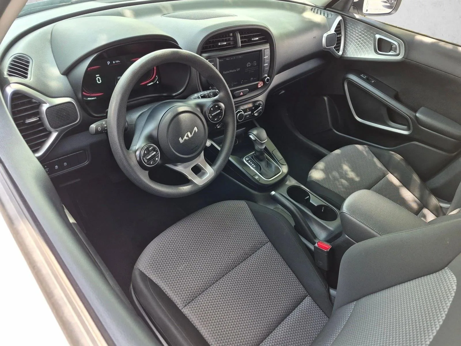 2024 Kia Soul LX IVT photo 10