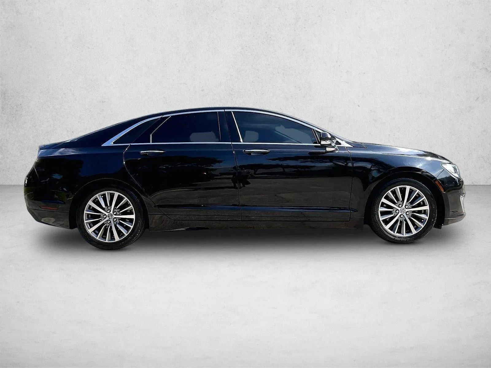 2020 Lincoln MKZ Standard FWD photo 5