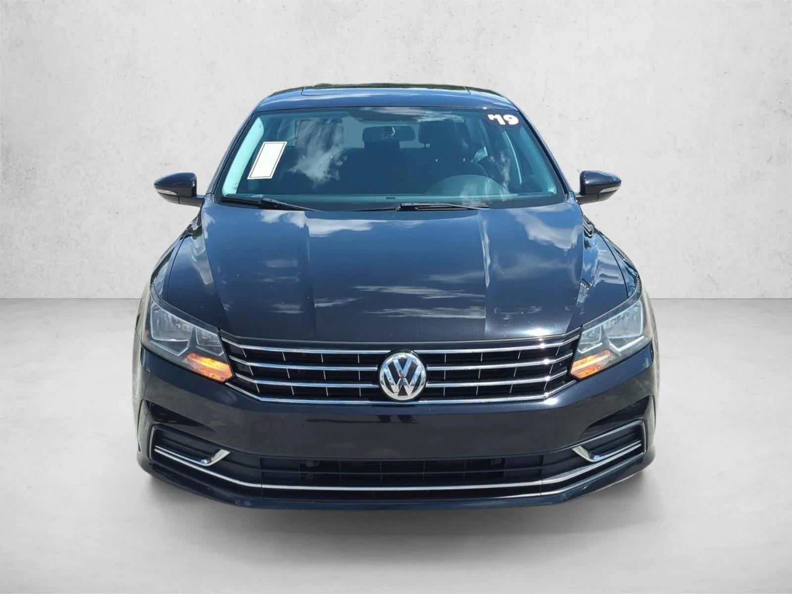 2019 Volkswagen Passat 2.0T Wolfsburg Edition Auto photo 2