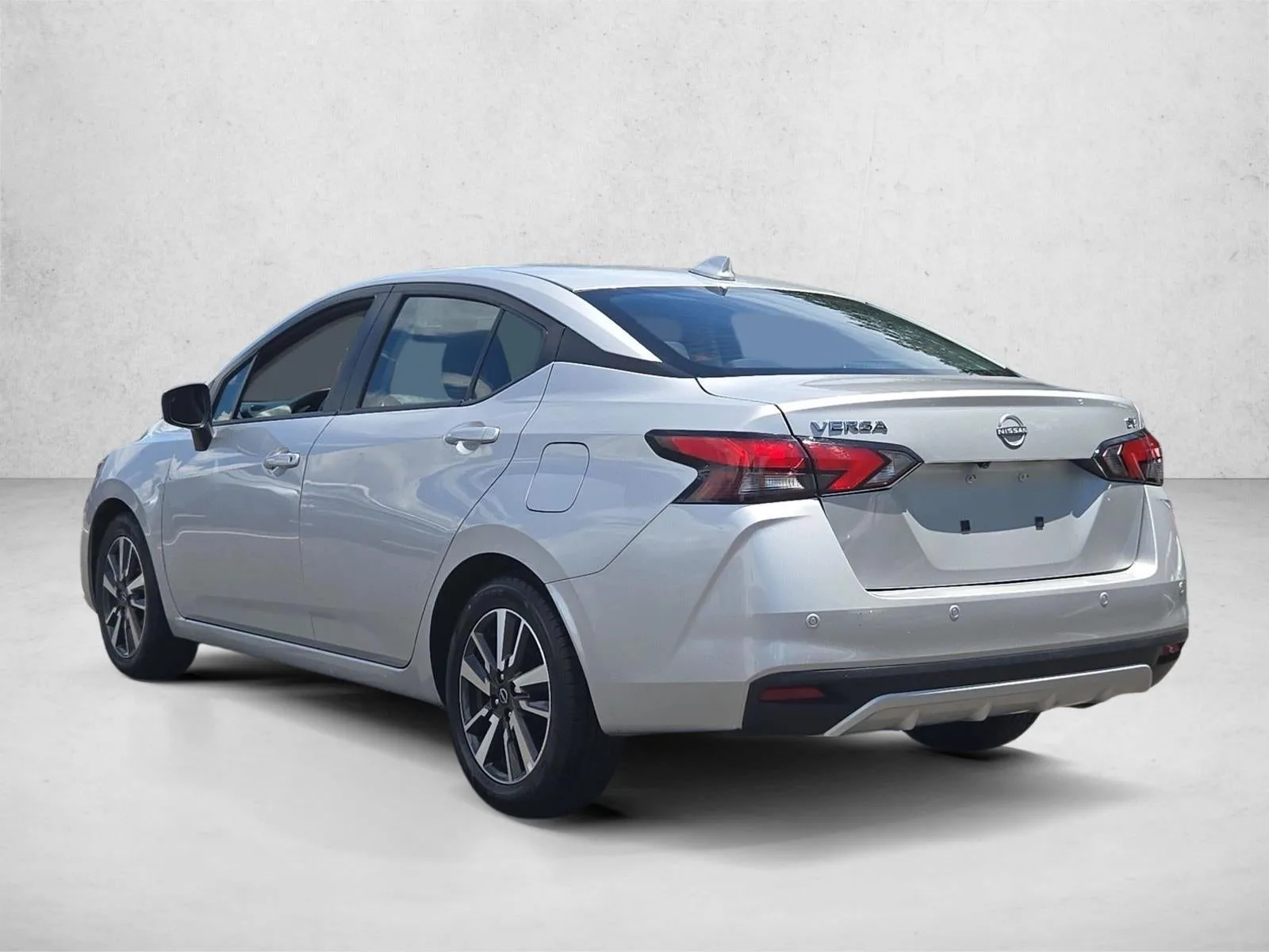 2024 Nissan Versa SV CVT photo 9