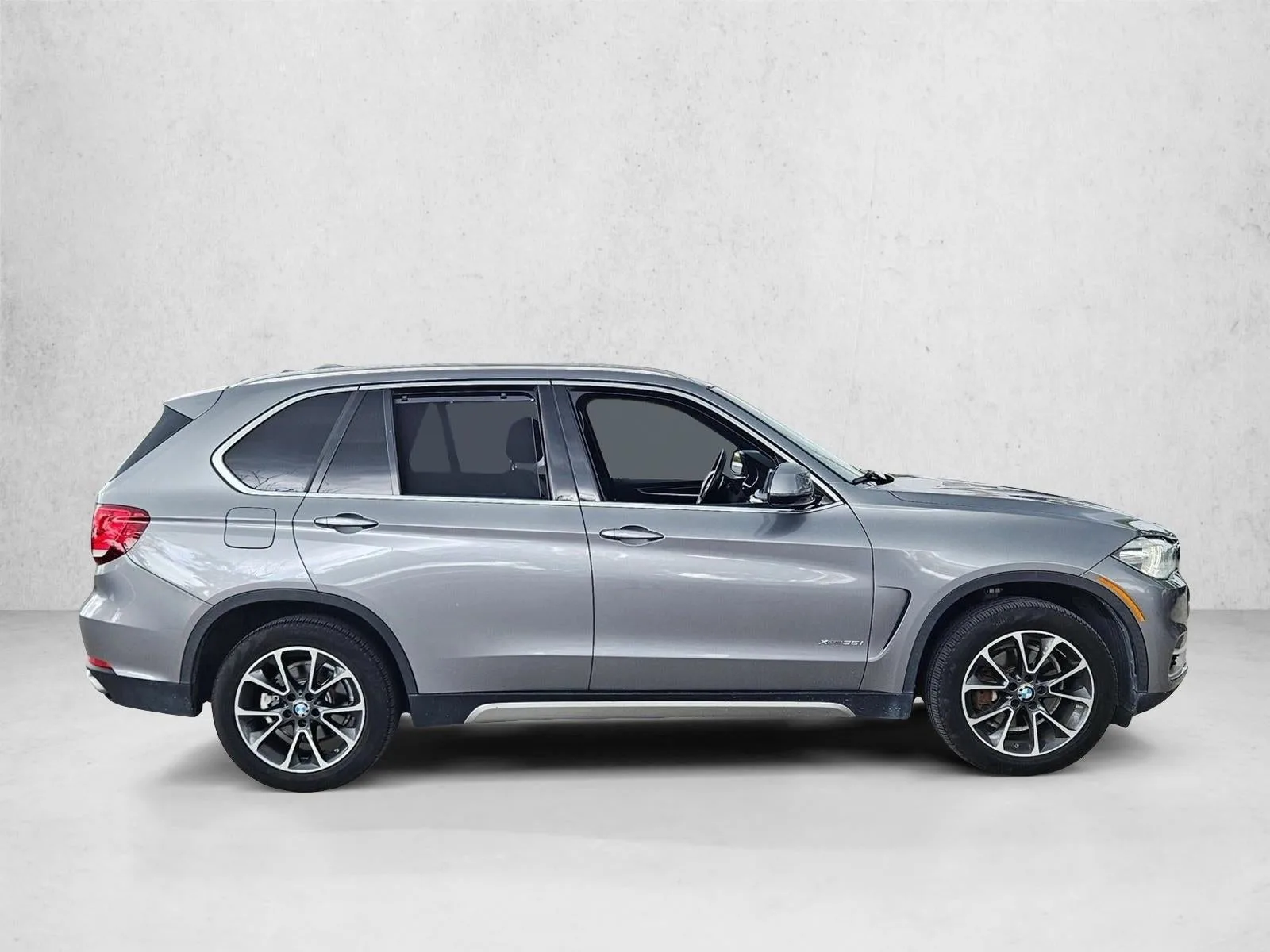 2018 BMW X5 xDrive35i Sports Activity Vehicle photo 4