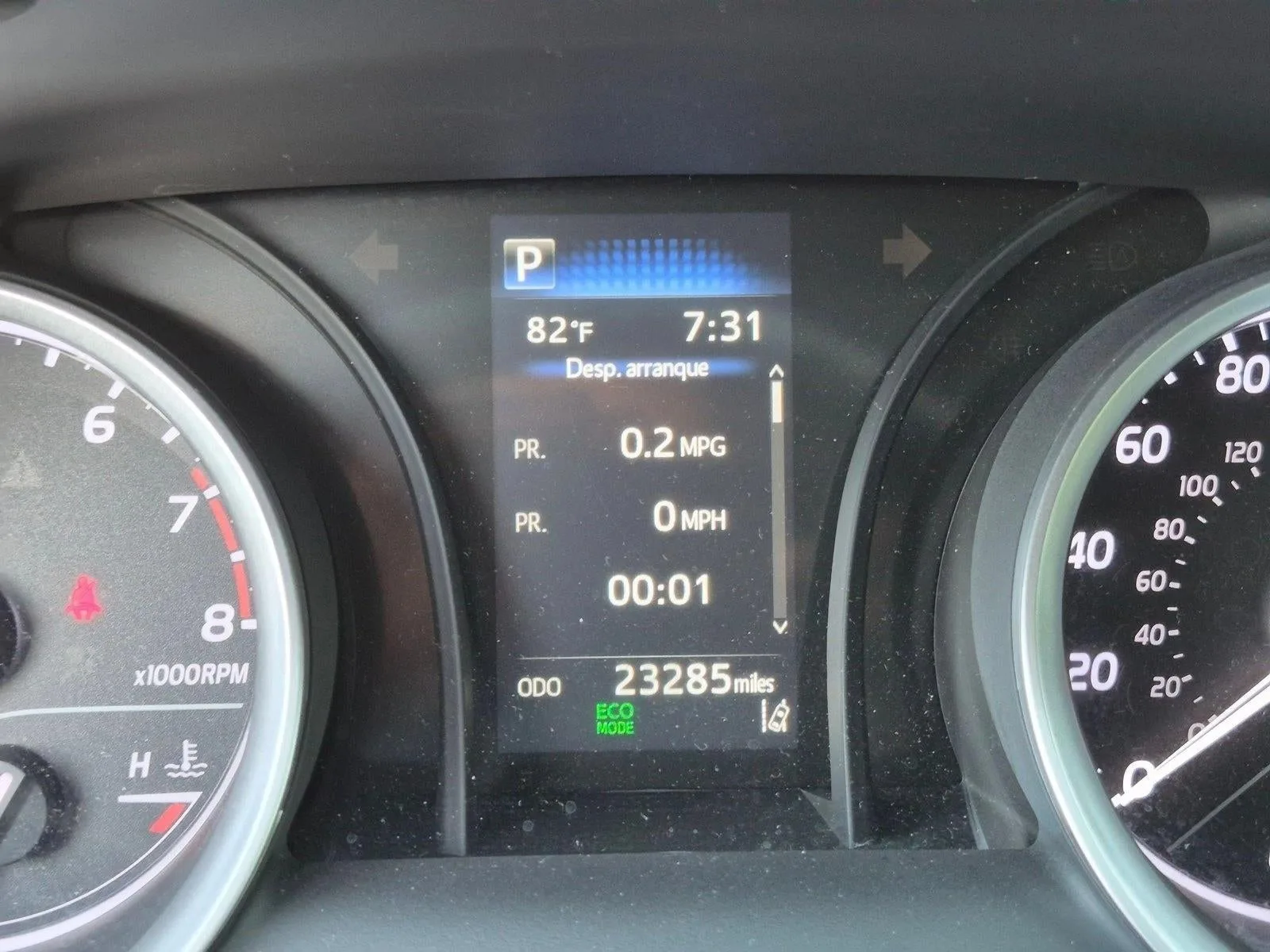 2022 Toyota Camry LE Auto (SE) photo 11