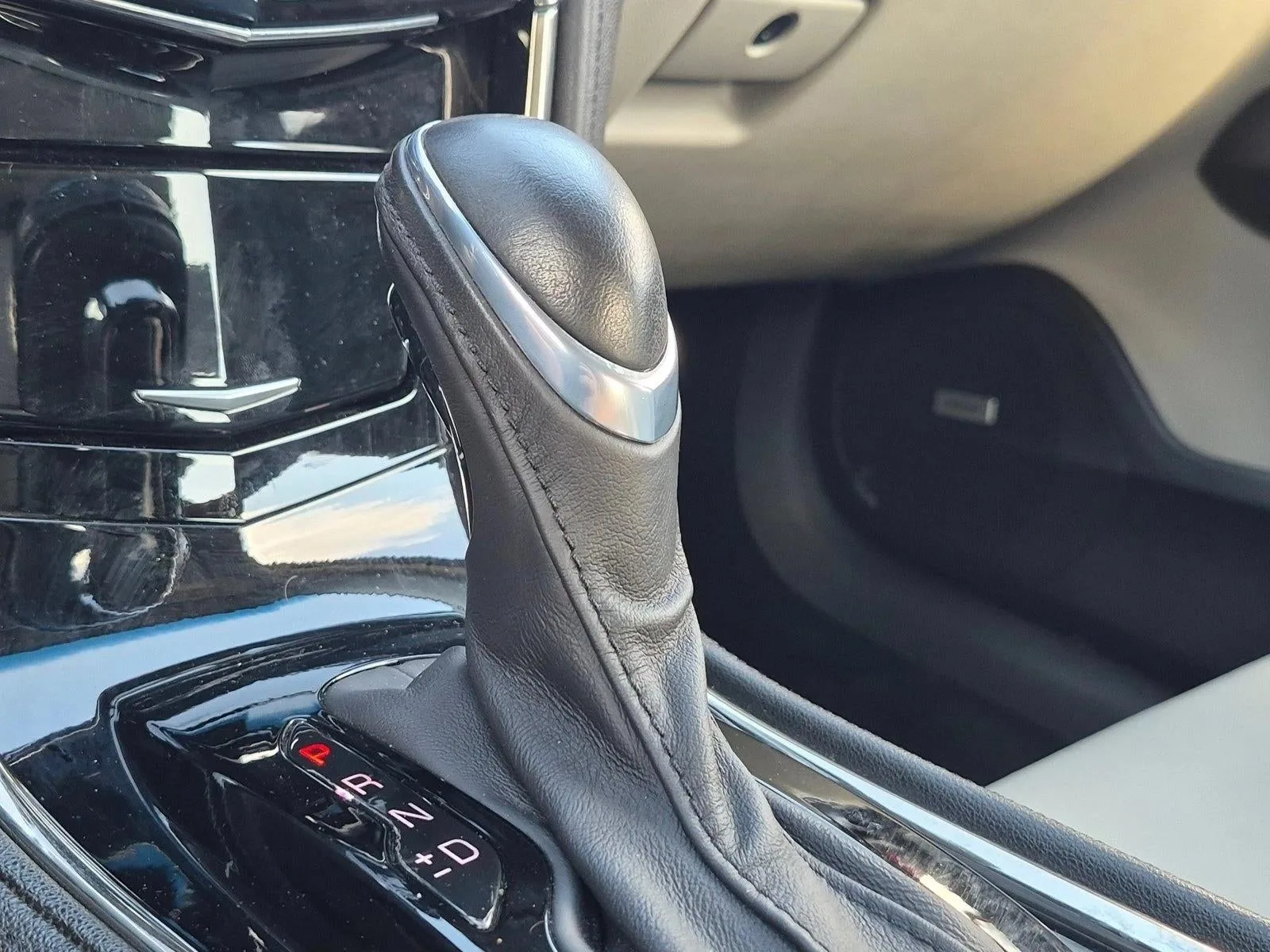 2015 Cadillac ATS Sedan 2.0L I4 RWD photo 8