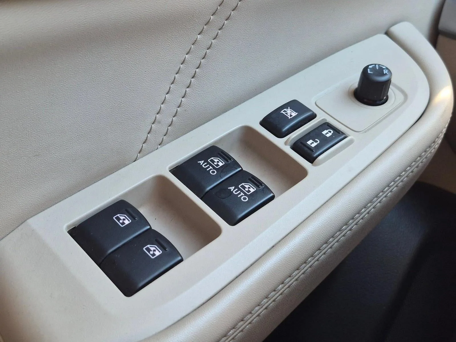 2018 Subaru Outback 2.5i Limited photo 12