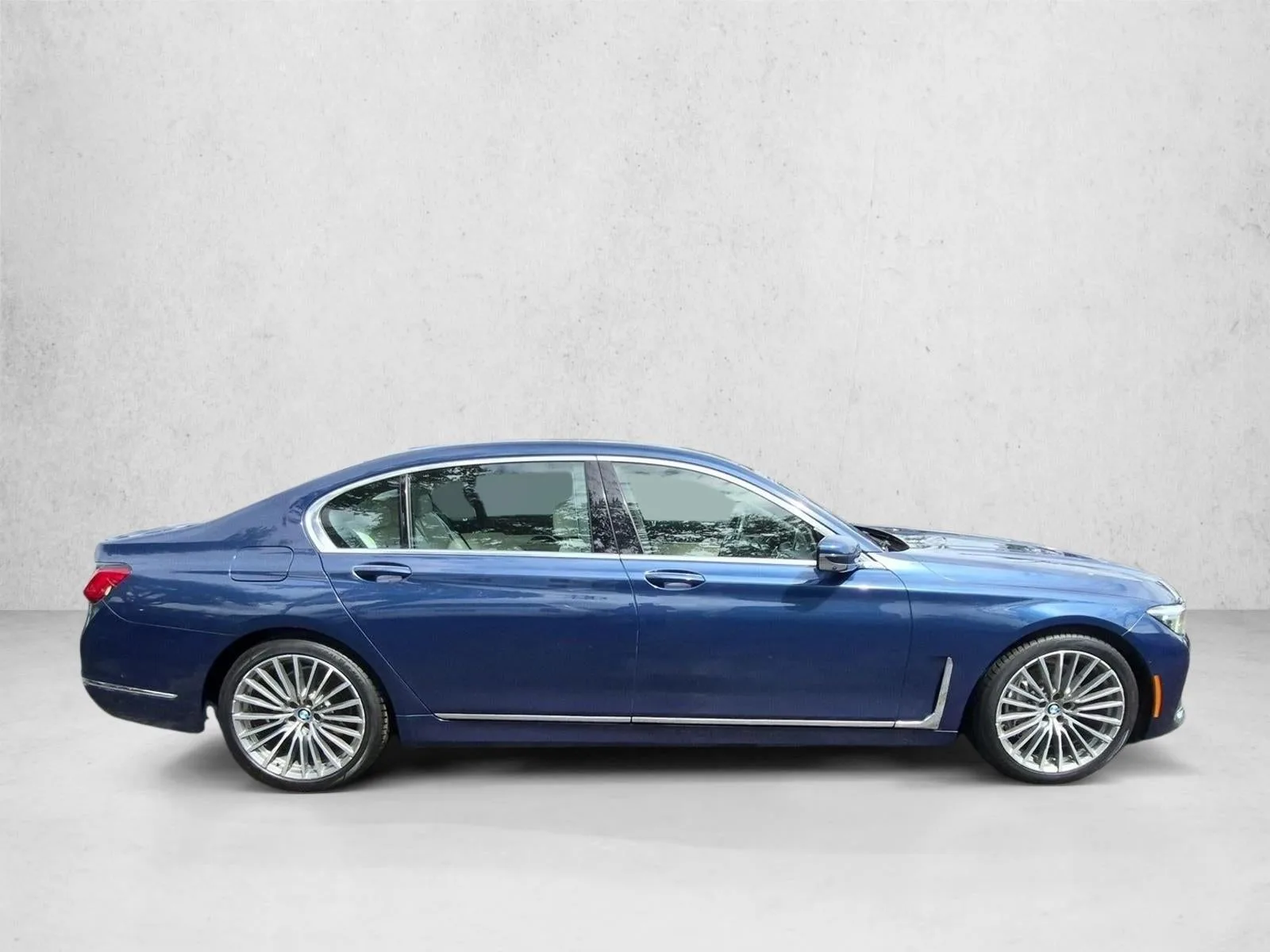 2022 BMW 740 i photo 4