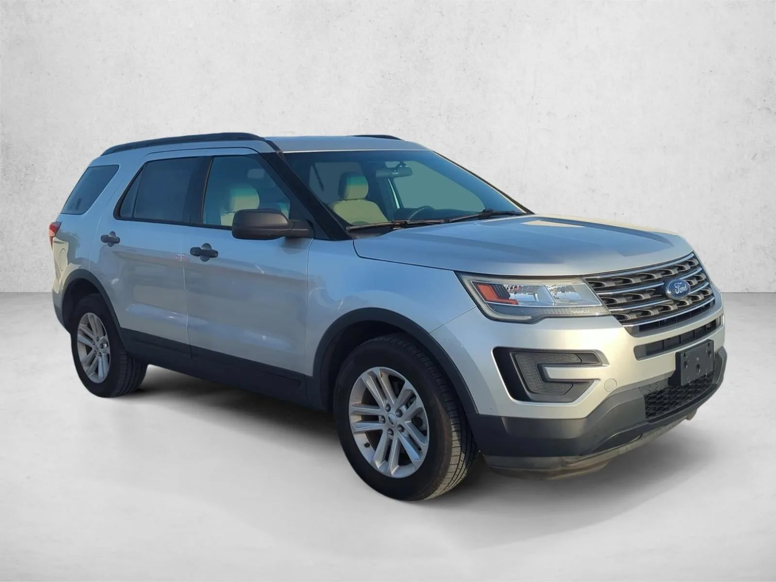 2017 Ford Explorer Base 4WD photo 3