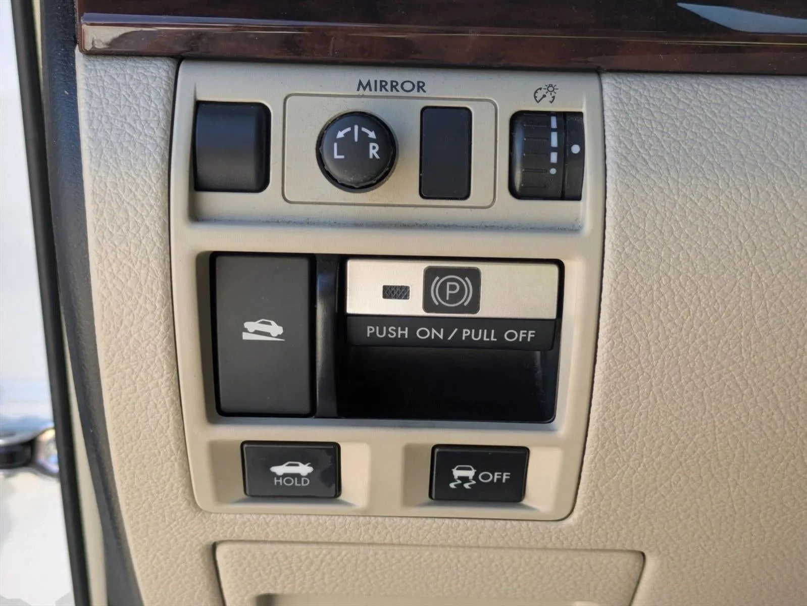 2014 Subaru Legacy 2.5i Limited photo 11