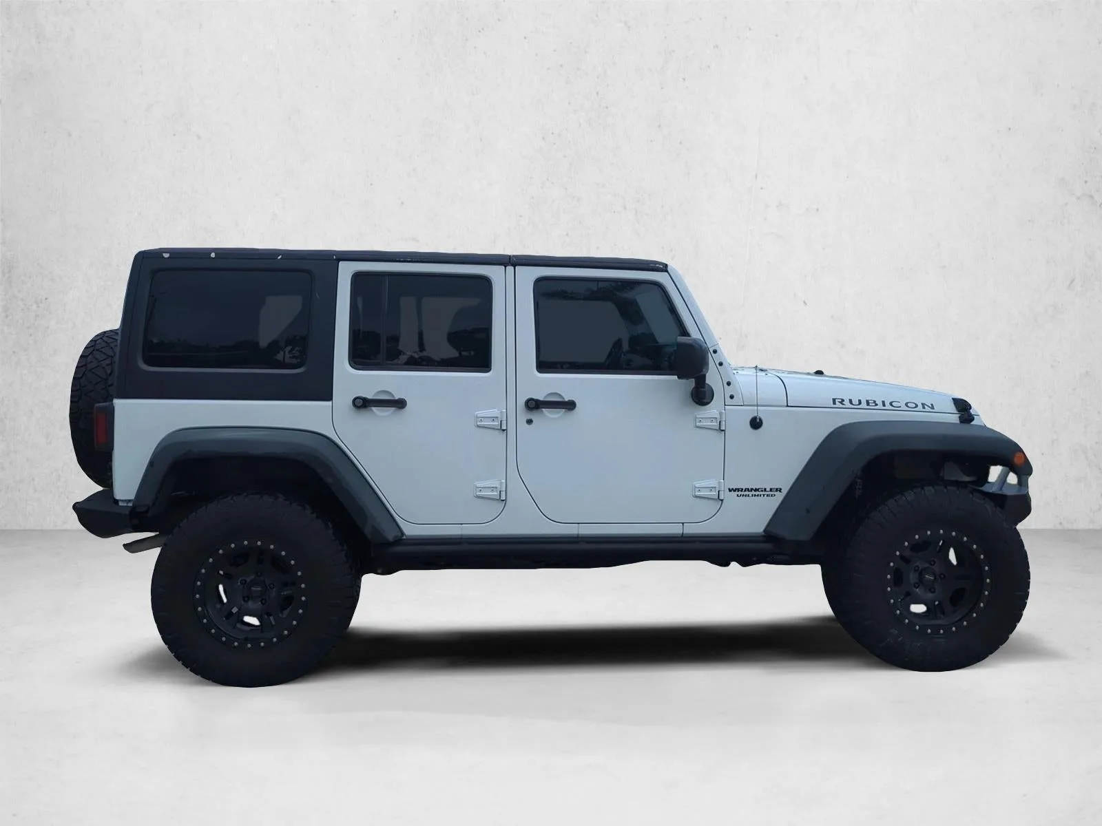 2015 Jeep Wrangler Unlimited 4WD 4dr Rubicon photo 4