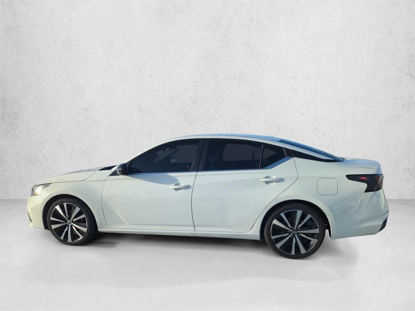 2020 Nissan Altima 2.5 SR Sedan photo 5