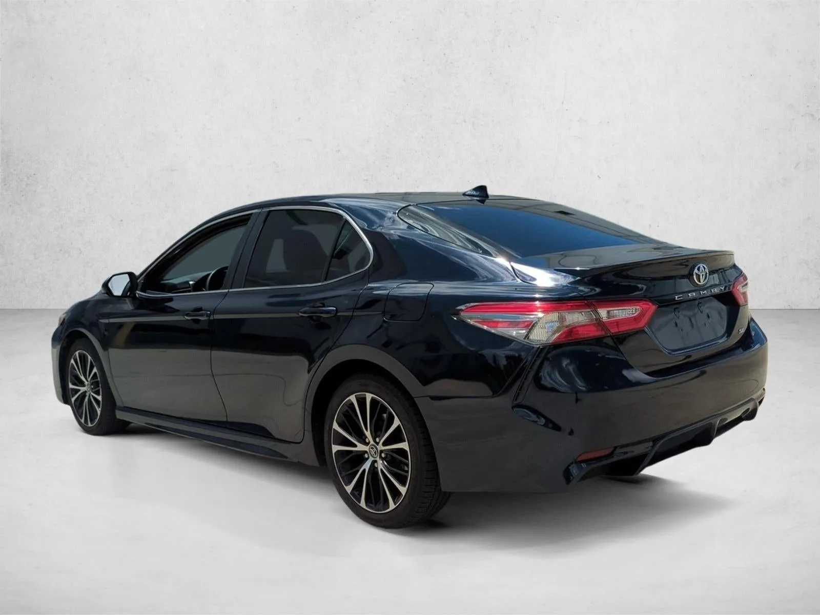 2019 Toyota Camry SE Auto (SE) photo 7