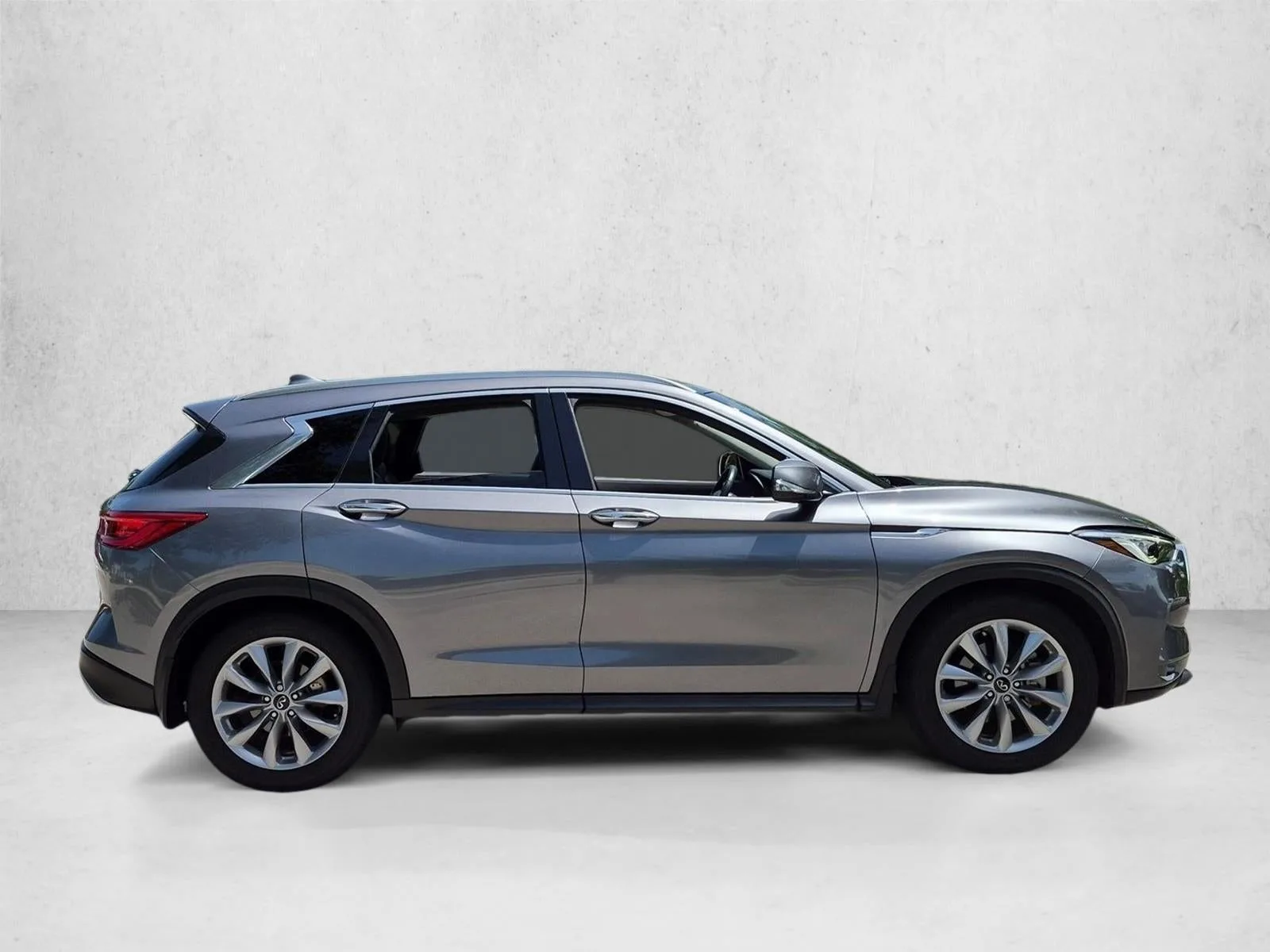 2020 INFINITI QX50 ESSENTIAL FWD photo 3