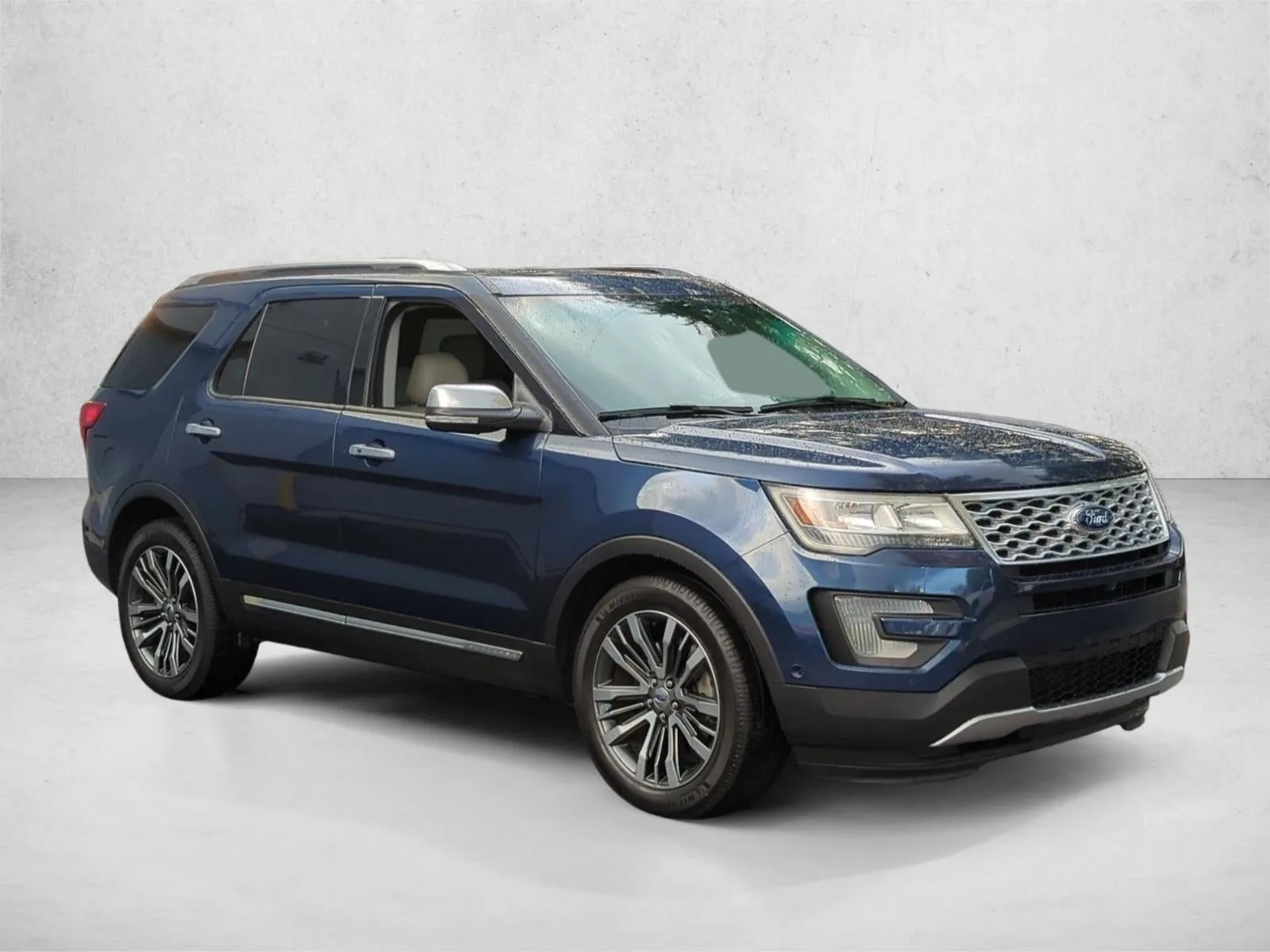 2016 Ford Explorer 4WD 4dr Platinum photo 3