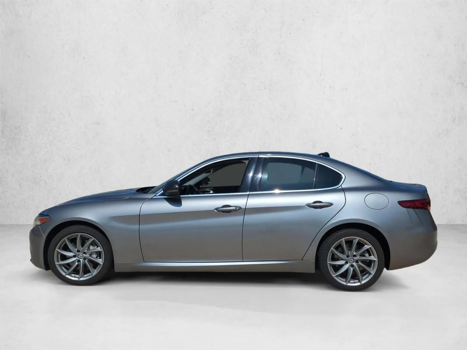 2020 Alfa Romeo Giulia AWD photo 8