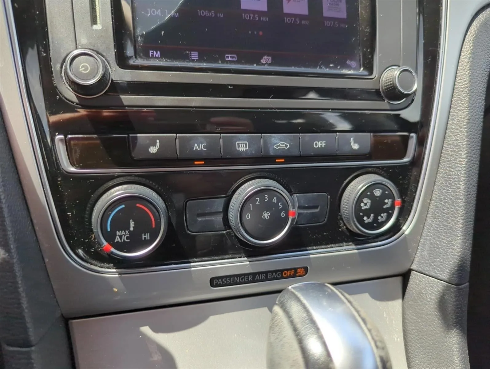 2019 Volkswagen Passat 2.0T Wolfsburg Edition Auto photo 11