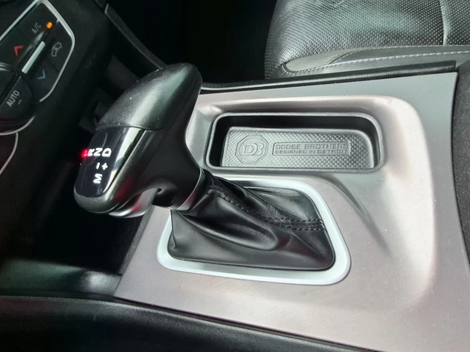 2022 Dodge Charger SXT RWD photo 12