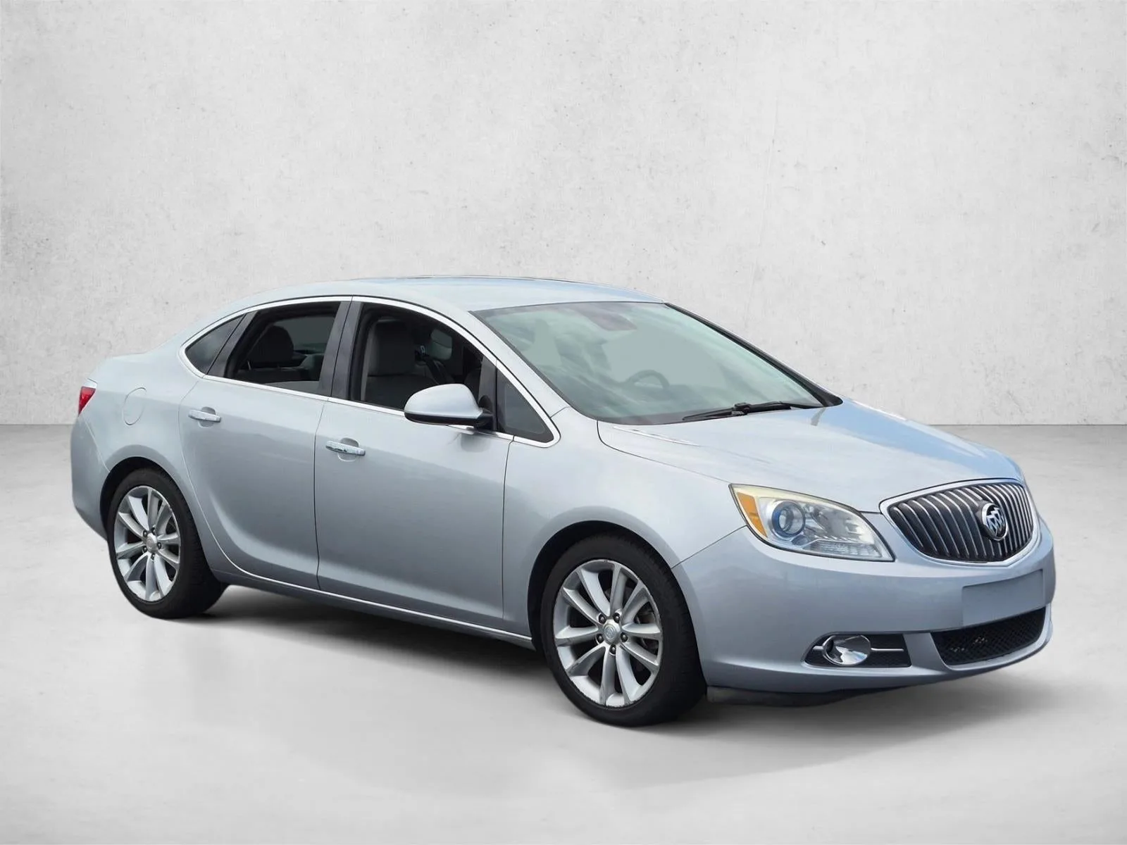 2013 Buick Verano Base photo 3