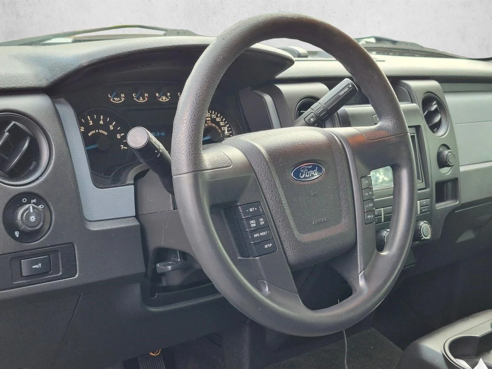 2014 Ford F-150 2WD SuperCrew 5-1/2 Ft Box STX photo 3